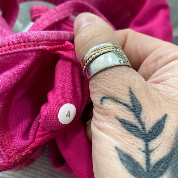 ❌SOLD❌Lululemon Flow Y Bra jeweled magenta 4 - Picture 7 of 7